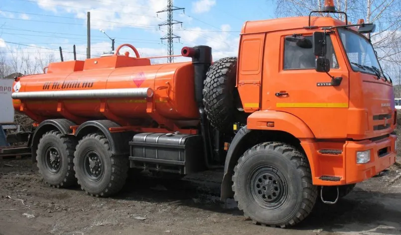 Tanker KAMAZ 43118-1048-10 6x6#1