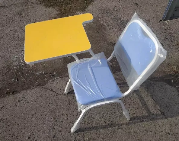 Стул с пюпитром (синий стул, желтый стол)#1