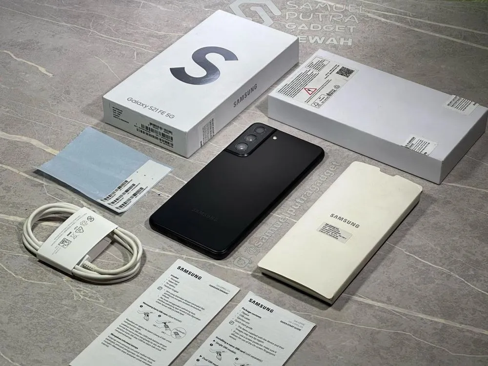 Смартфон Samsung Galaxy S21 FE 8/128GB#3