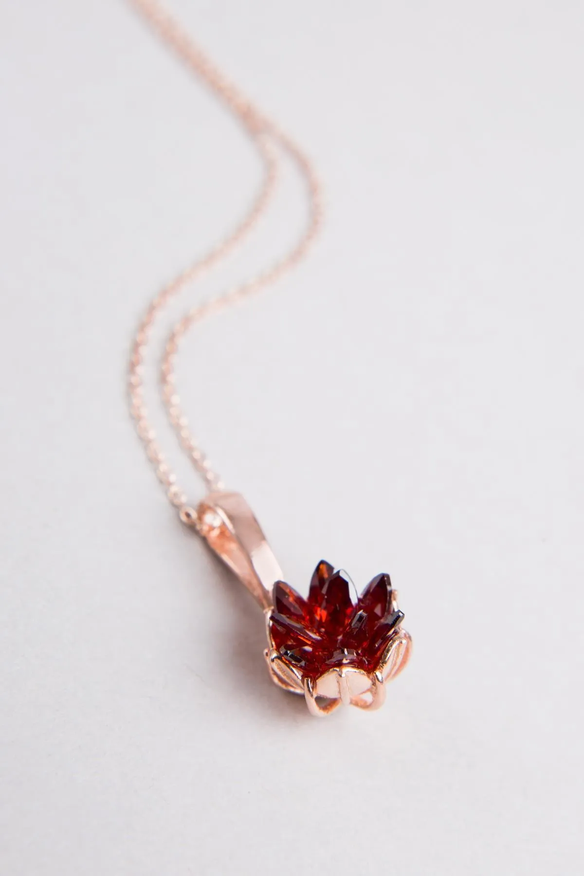 Серебряное ожерелье, модель: цветок лотоса с красным камнем pp3267 Larin Silver#3
