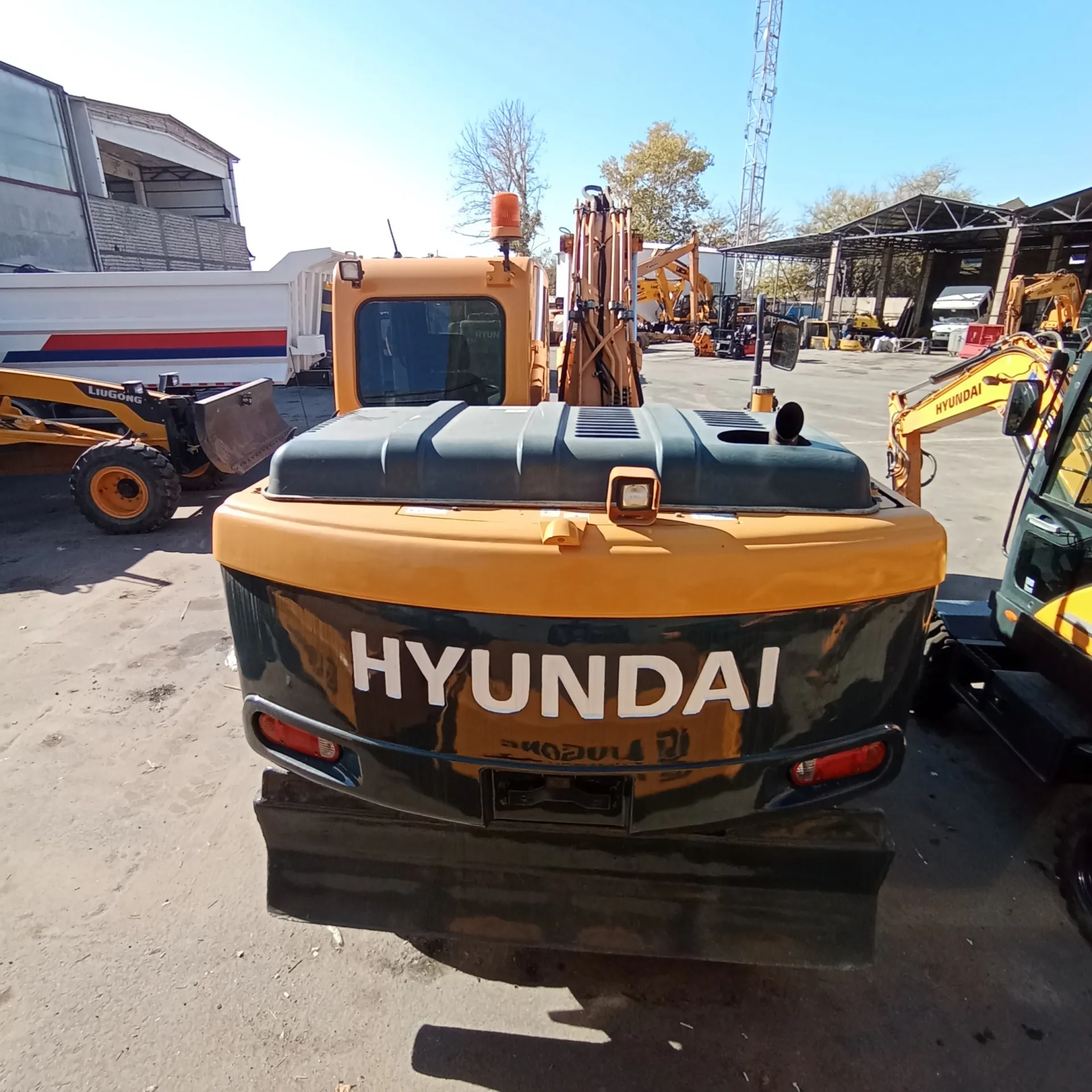 Hyundai R140W g'ildirakli ekskavatori#7