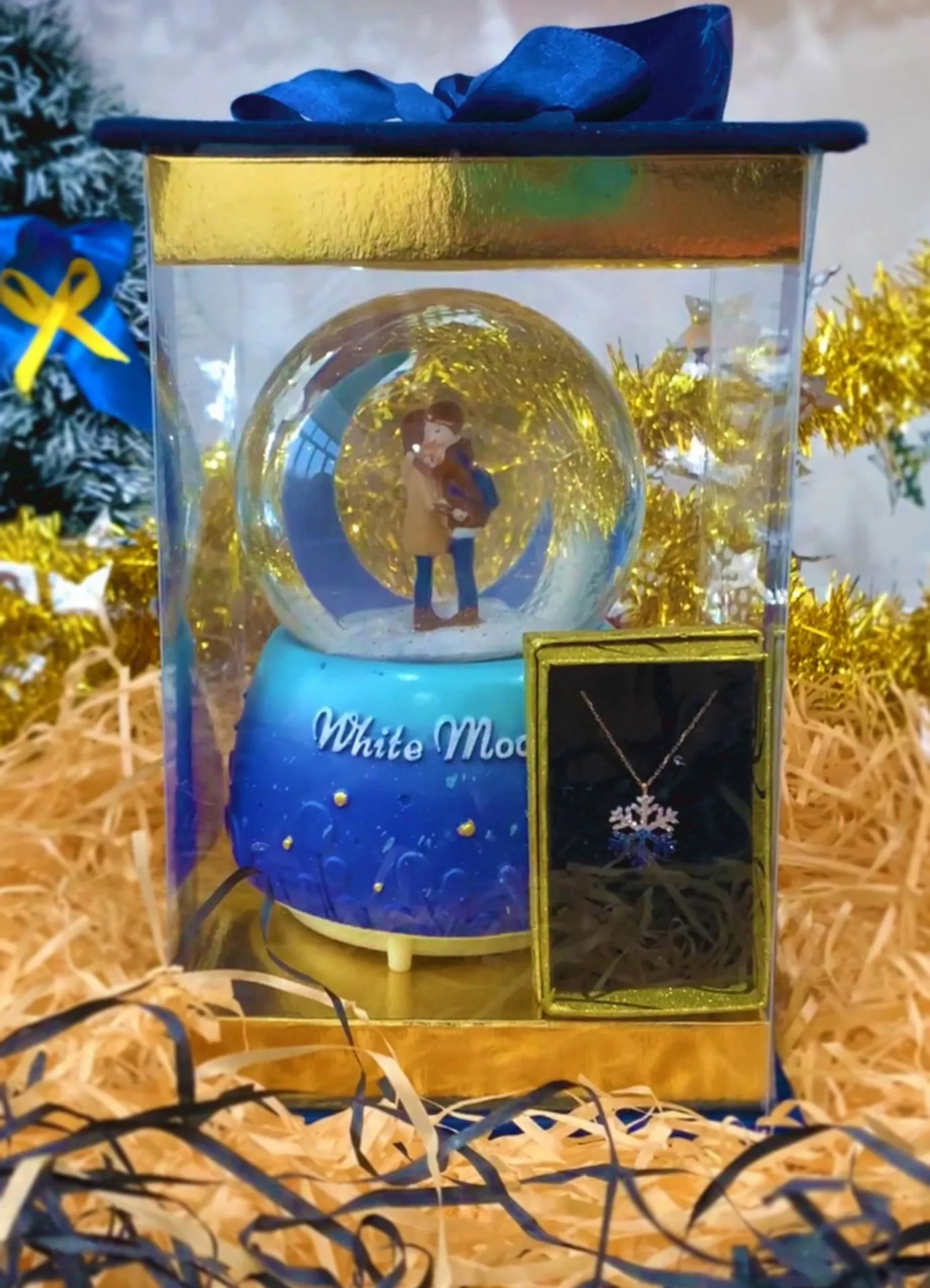 Подарочный набор - музыкальный снежный шар, серебряное ожерелье снежинка, подарочная коробка n0213 SHK Gift#2