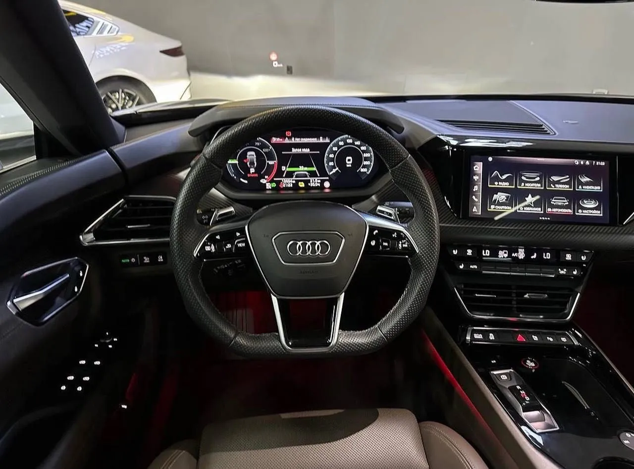 Электромобиль Audi e-tron GT 500km 2022#10