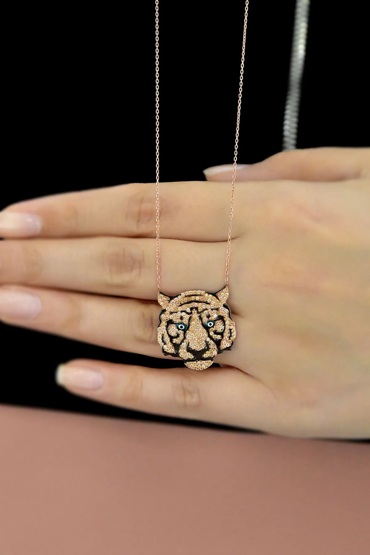 Серебряное ожерелье, модель: тигр uvps100970 Larin Silver#2