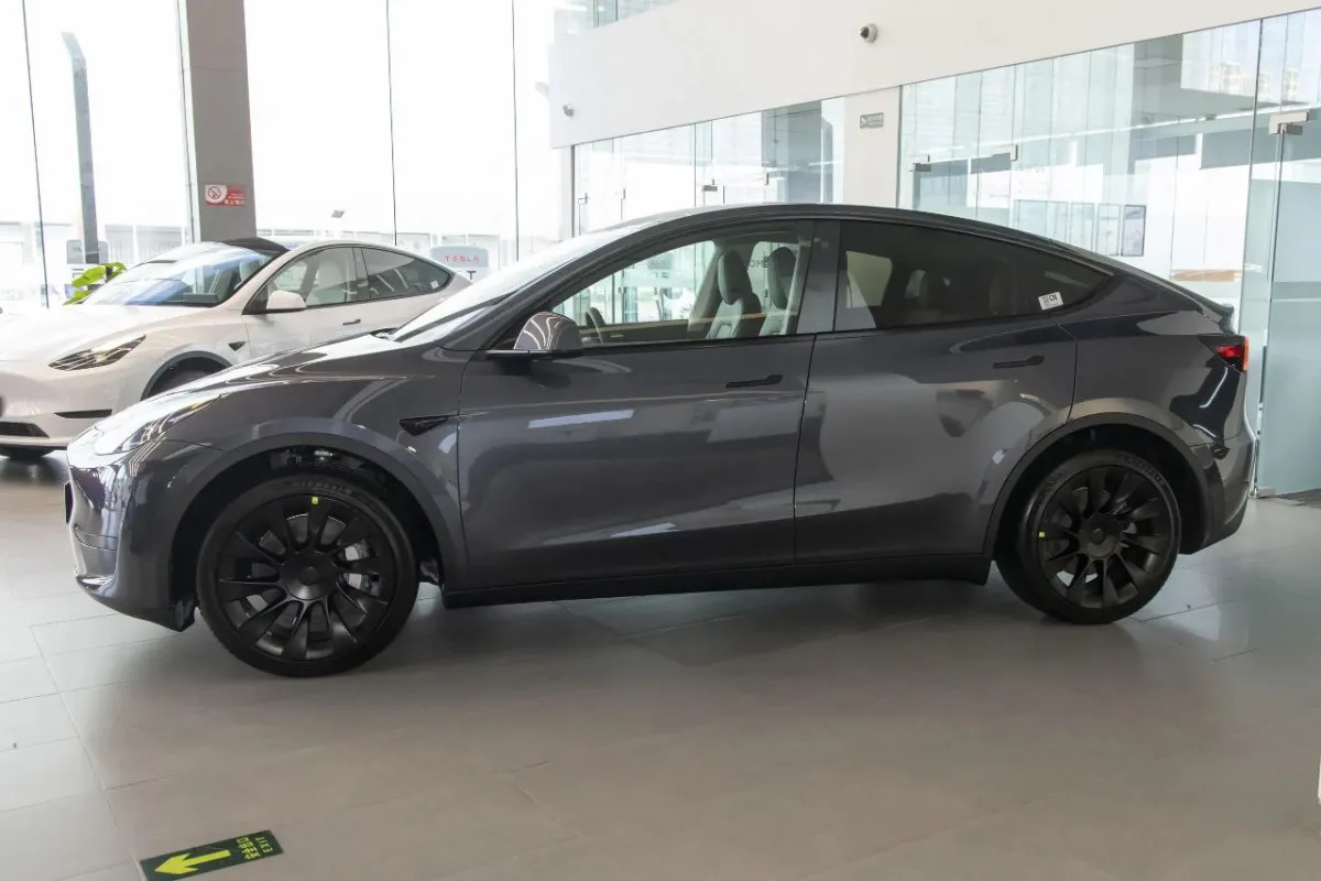 Tesla Model Y Performance Edition elektromobili#4
