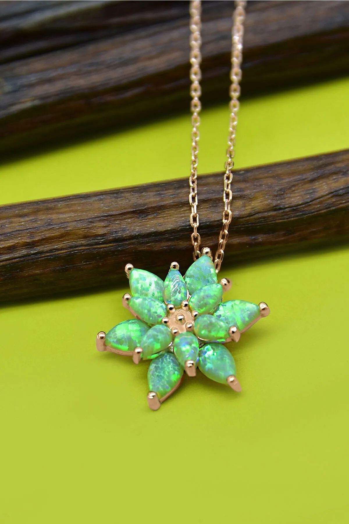 Ожерелье с цветком лотоса и зелёными камушками (серебро) lot11 Larin Silver#2