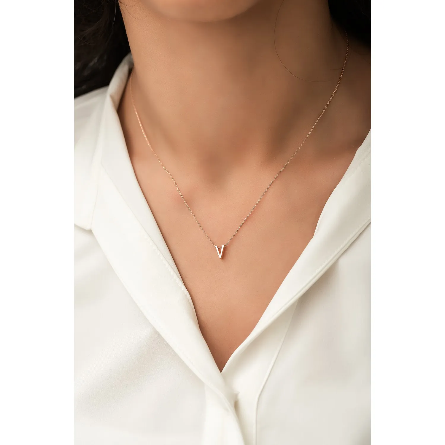 Серебряное ожерелье с буквой V в обьёме 3d pp001l Larin Silver#2