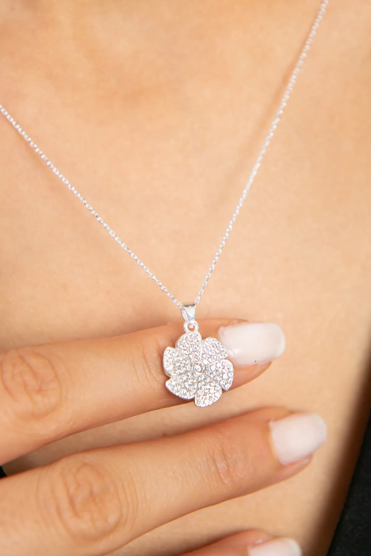 Женское серебряное ожерелье, модель: цветок fa182406 Larin Silver#2