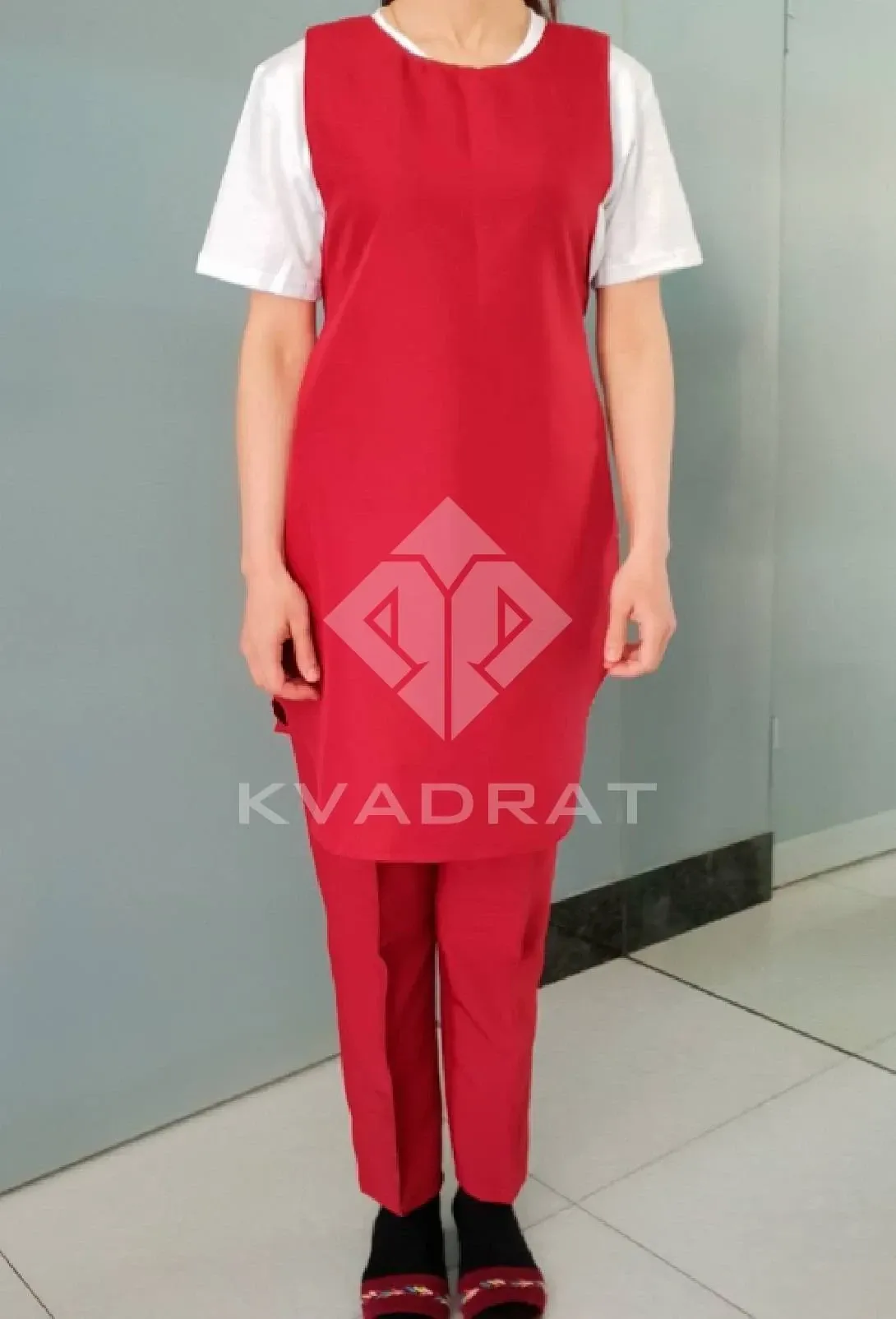 Женская униформа (малиново-белая)#1