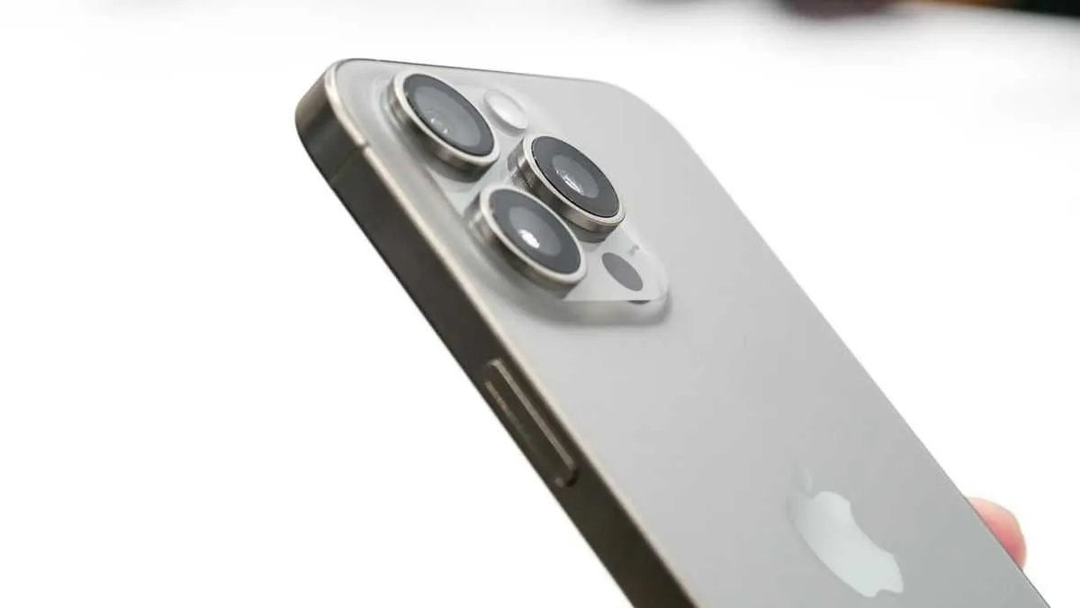 Смартфон Apple iPhone 15 11/64GB#1