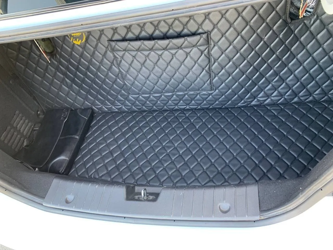 Полик для багажника с прикрытием газбалона Chevrolet Cobalt#1