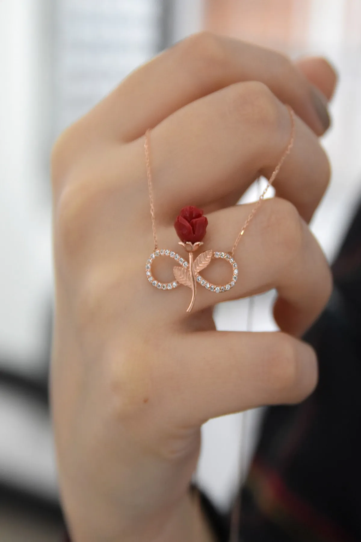 Серебряное ожерелье, модель: вечность с красными розами pp4084r Larin Silver#1