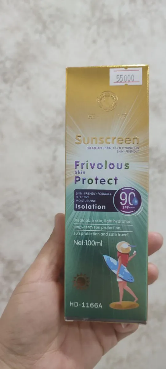 Солнцезащитный крем с максимальной защитой Sunscreen Frivolous Skin Protect SPF 90, 100 мл#1