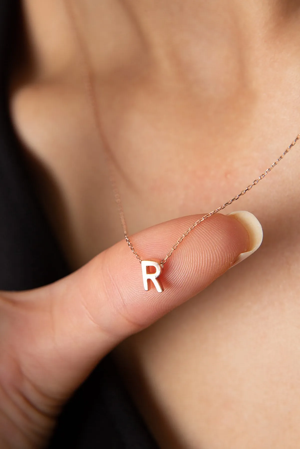 Серебряное ожерелье с буквой R в объёме 3d pp001l Larin Silver#1