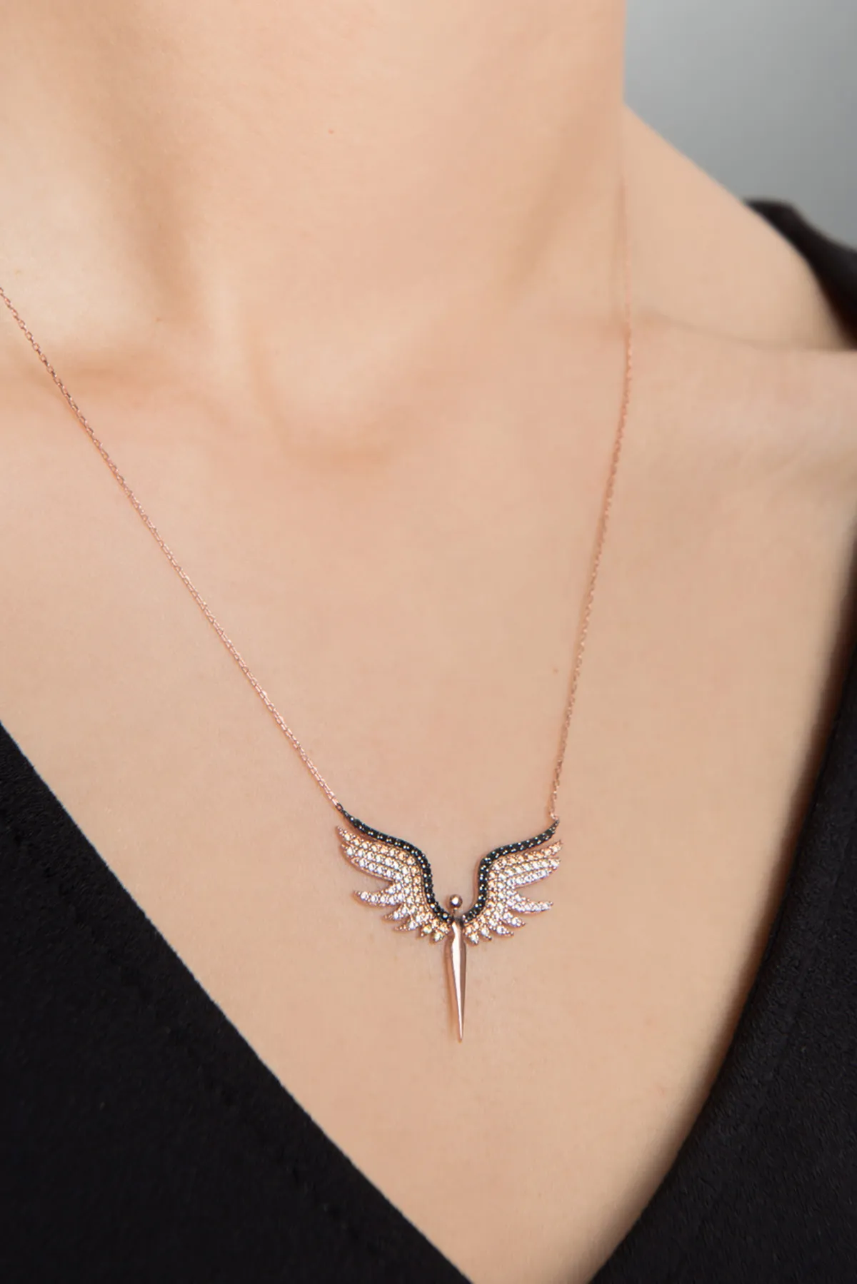 Серебряное ожерелье, модель: ангел с камнями pp2346 Larin Silver#1