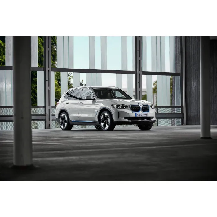 Электромобиль BMW IX3#1