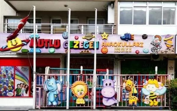 оформление фасада детского садика, магазина объемными большими фигурами 3D#3