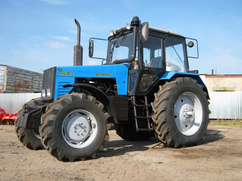 Belarus MTZ 1221 traktori#2
