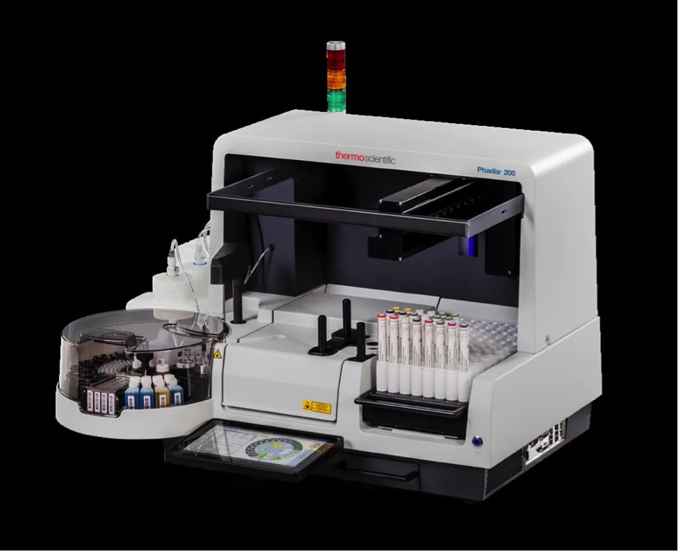 Phadia 200 автоматизированный прибор для применения со специализированными диагностическими тестами in vitro.#1