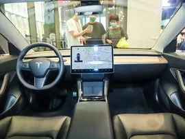 Tesla Model 3 elektromobili#2