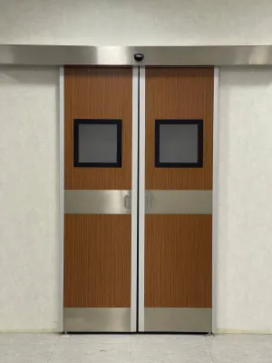 Автоматическая сенсорная дверь, используемая в медицине.
