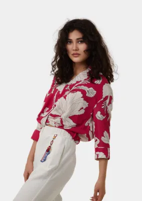 Женская шёлковая блузка с воротником