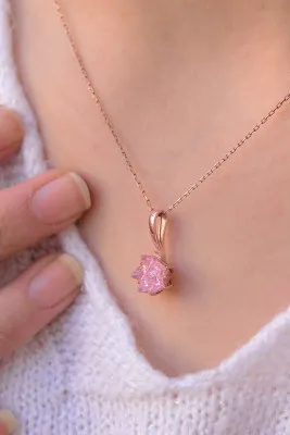 Серебряное ожерелье с розовым камнем в виде цветка лотоса pp3262 Larin Silver
