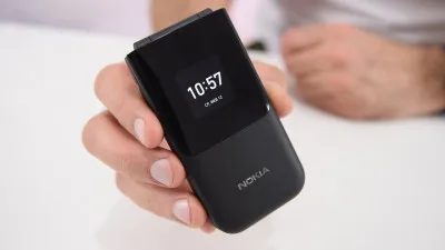 Смартфон Nokia 2720 Flip