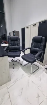 Кресло офисное Leo с роликом и без