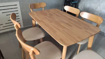 Малазийские стол и стулья