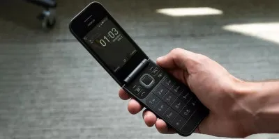 Смартфон Nokia 2720 Flip 24/7GB