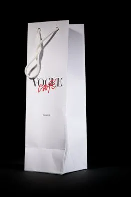 Бумажный пакет для ресторана vogue cafe