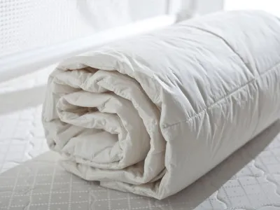 Стеганое одеяло шерстяное Layna 215×235 см
