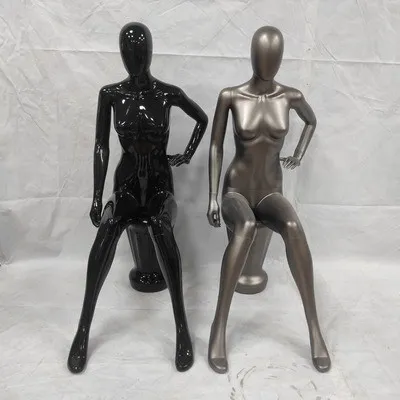 Женский манекен в сидячем положении (черный, серый)